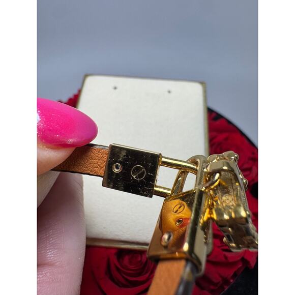 Louis Vuitton Petite Malle Trunk Bracelet Gold & Monogram w/Certificate of Auth - Picture 7 of 16